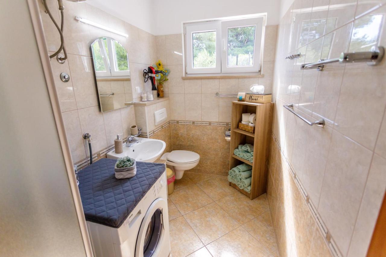 Nono Jure , Private Pool & Sauna Milna  Extérieur photo